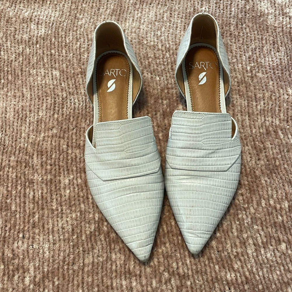 Sarto pointed flats gray croc Size 7.5M